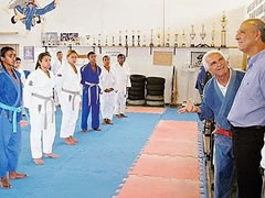 Governador do Distrito Federal durante visita &agrave; institui&ccedil;&atilde;o