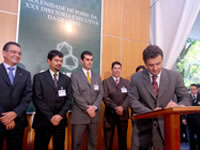 Governador empossa diretoria da</p>...</div>

 

 

<div class=