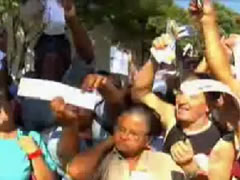 Carnês de</p>...</div>

 

 

<div class=