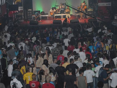 Show no Music Hall encerrou as atividades do Vozes do Morro desenvolvidas ao longo de 2009