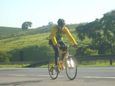 Éber começou a pedalar quando morava no bairro Veneza