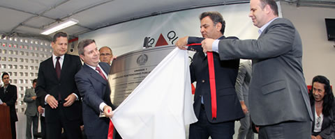 Gil</p>...</div>

 

 

<div class=